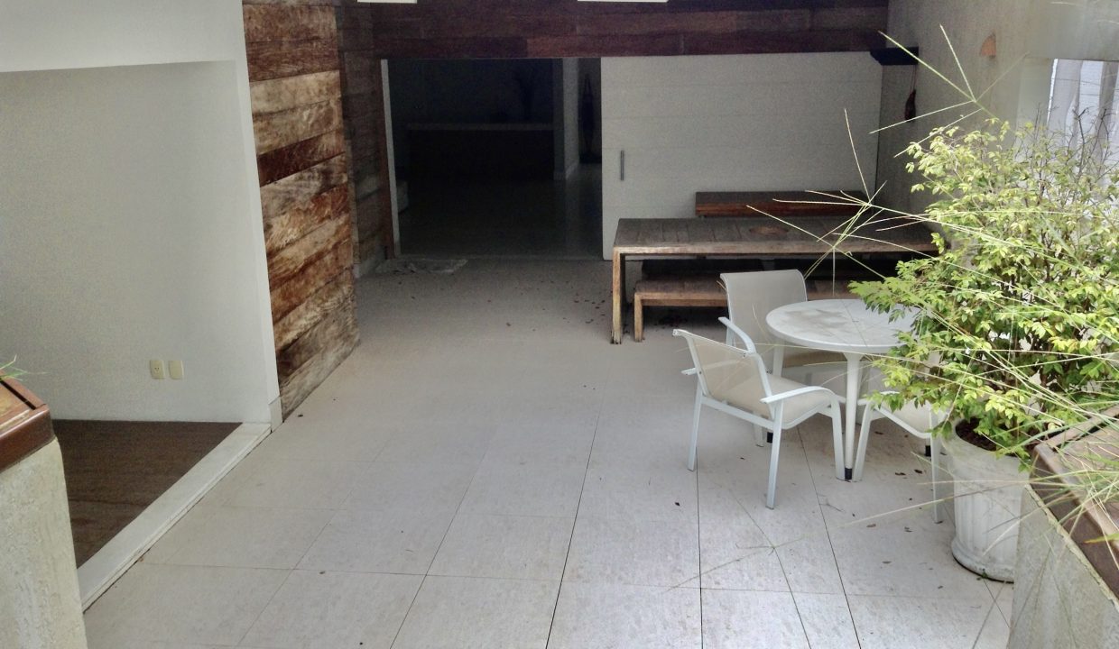 2805F600-5B8D-452B-8272-18F431ACA415