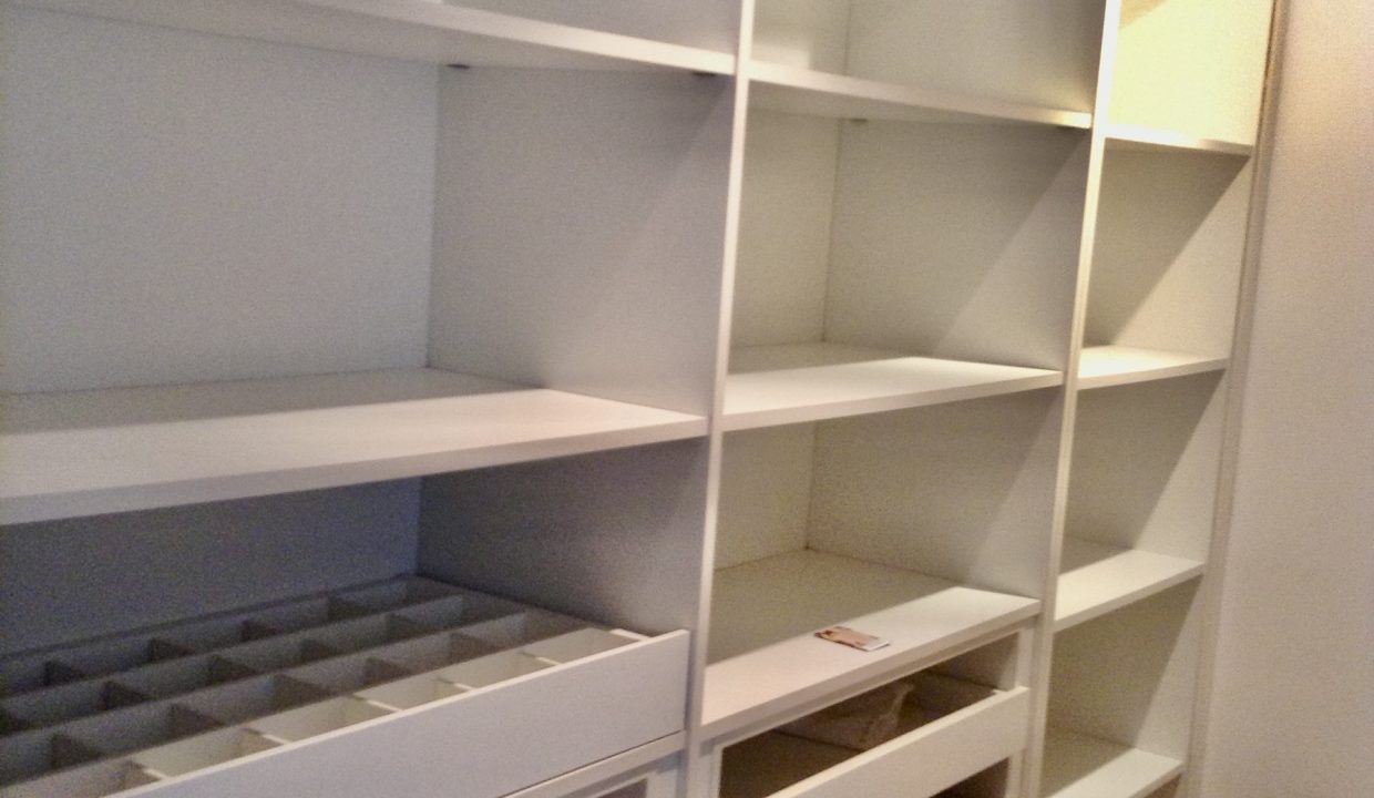 8703F71F-7099-4DC3-B667-4A6E8D985749