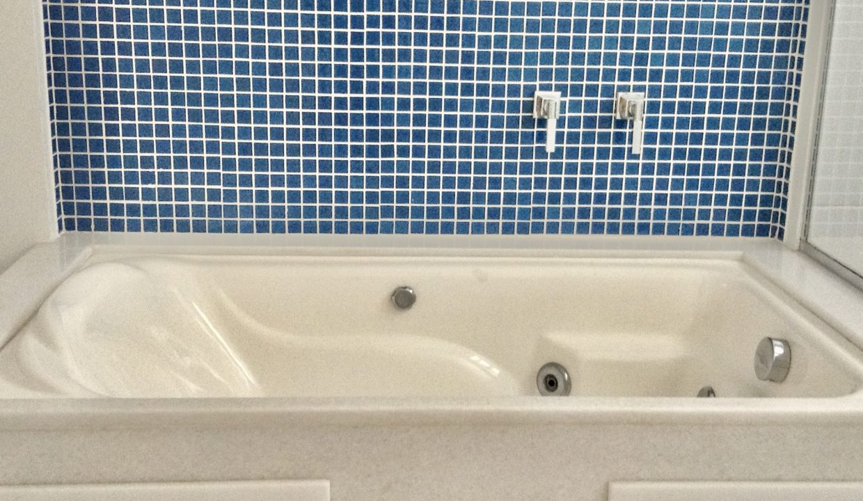 DFDC5959-92FD-4261-8313-4366663674EA